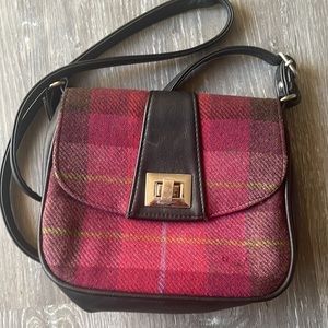 Weavers of Ireland cross body bag.